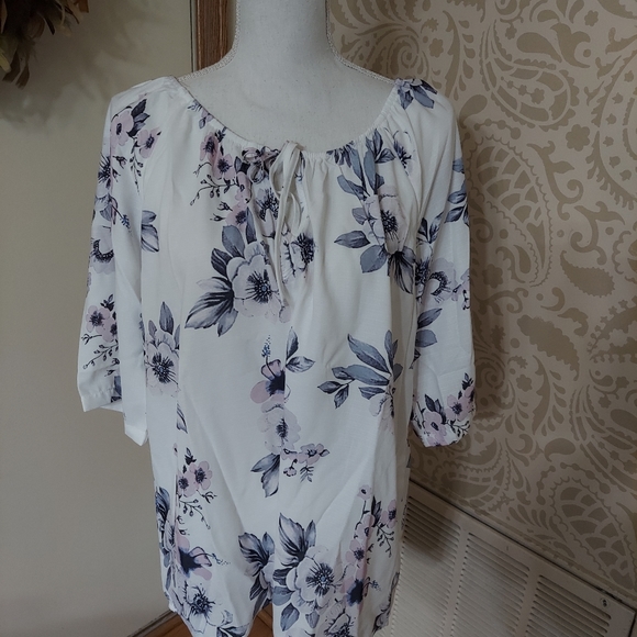 Ladies blouse - Picture 4 of 4